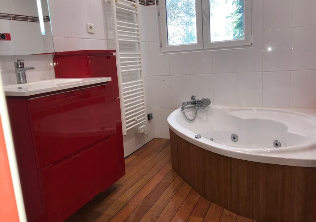 Photo of Bathroom in Croix Chapeau
