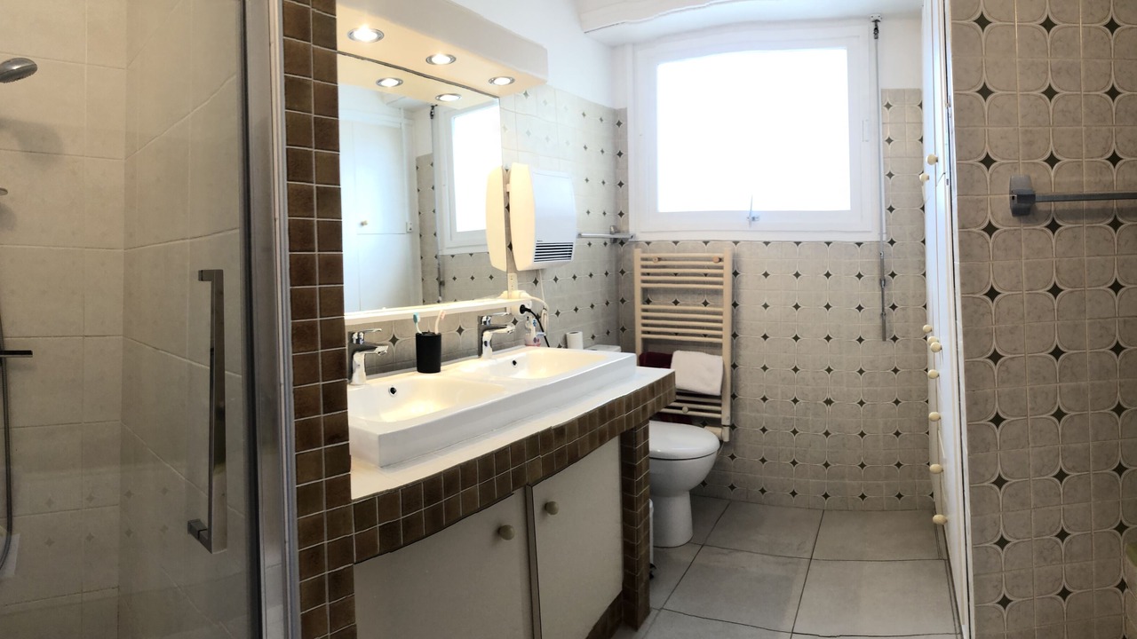 Photo of Bathroom in Tosse