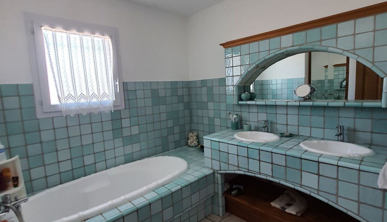 Photo of Bathroom in Salon-de-Provence