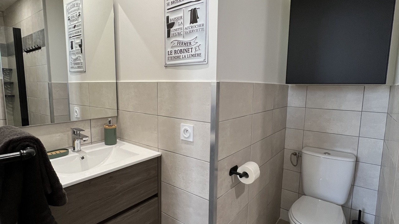 Photo of Bathroom in Lesparre-Medoc