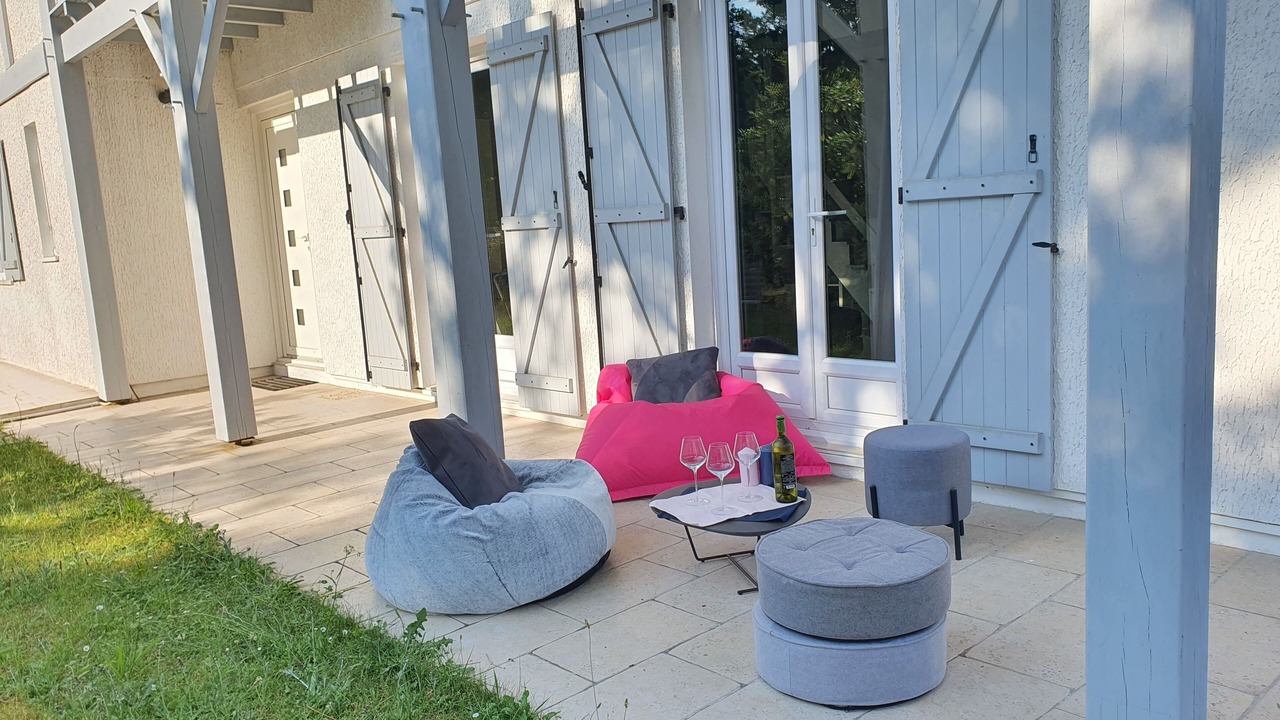 Photo of Patio Balcony in Saint-Medard-en-Jalles