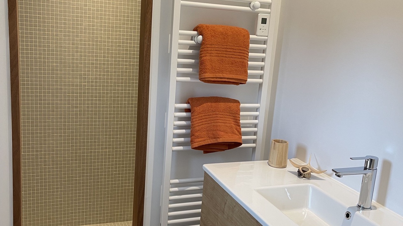 Photo of Bathroom in Les Portes-en-Re