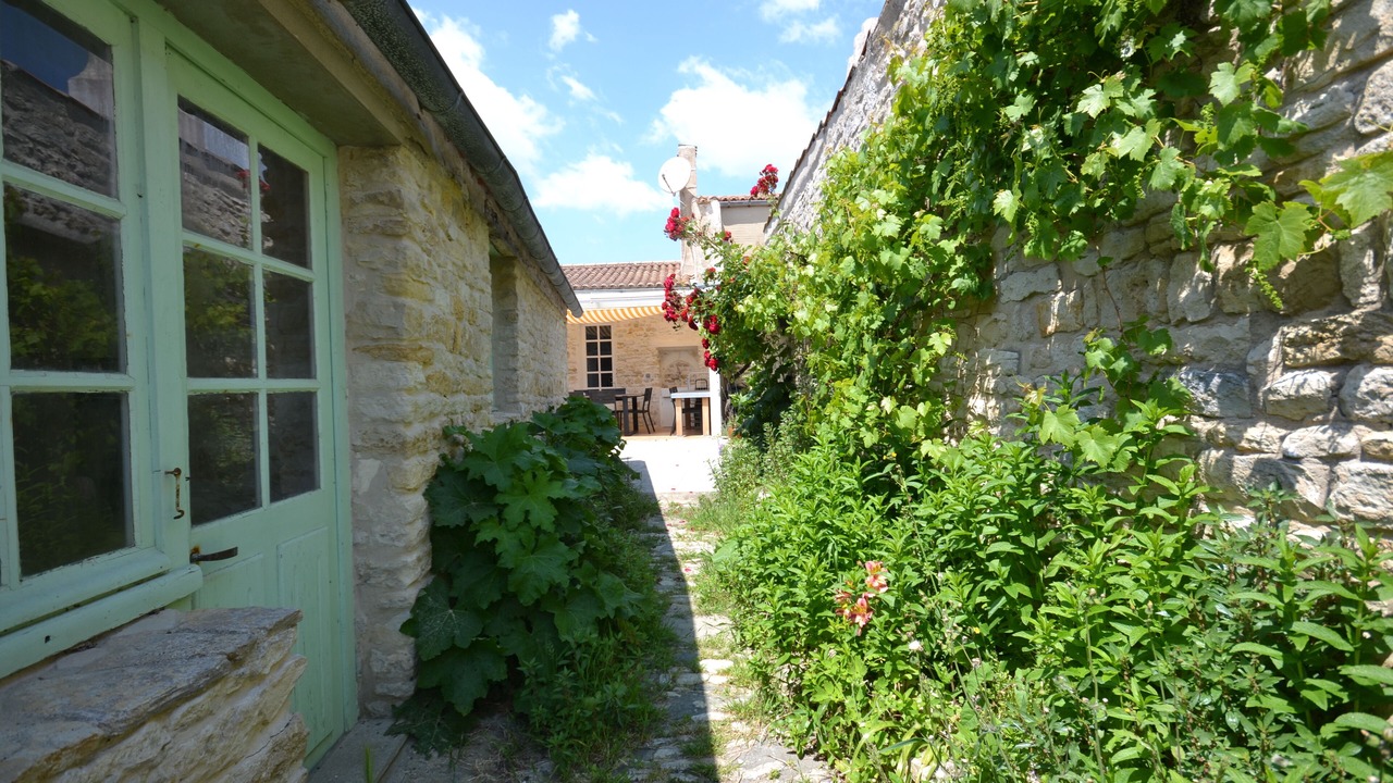 Photo of Outdoor in Ars-en-Re