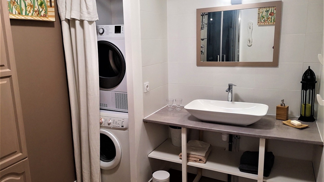Photo of Bathroom in Lalinde