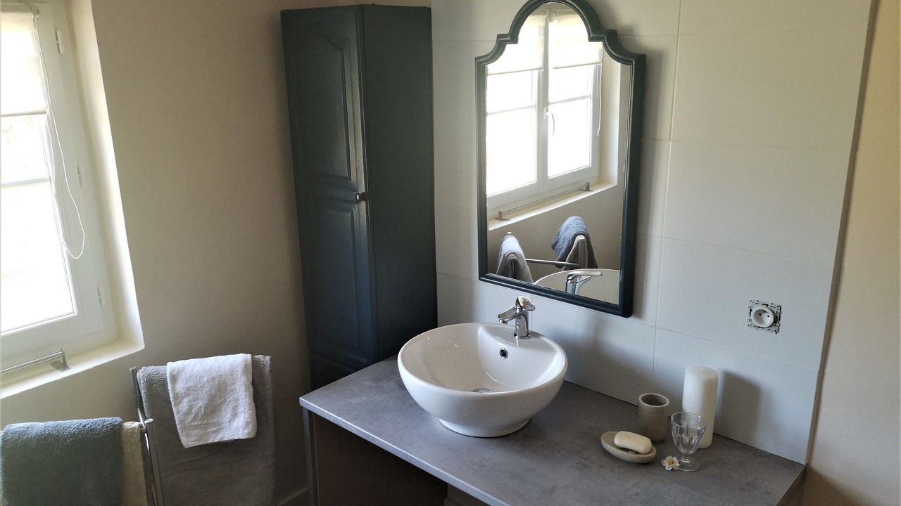 Photo of Bathroom in Lalinde