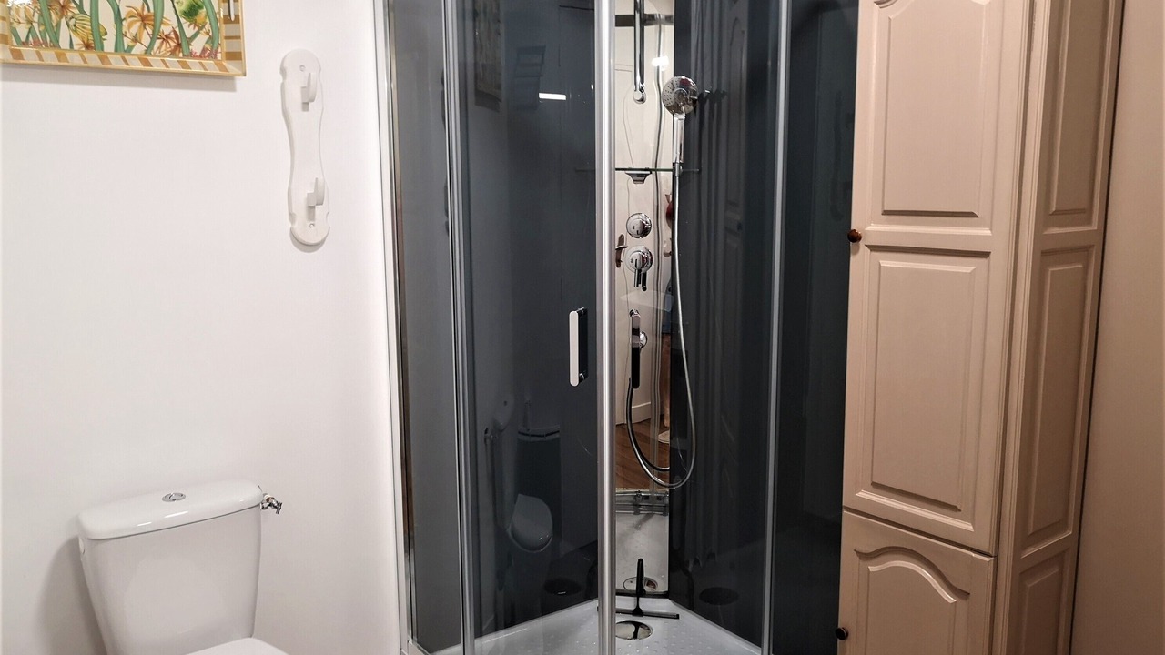 Photo of Bathroom in Lalinde