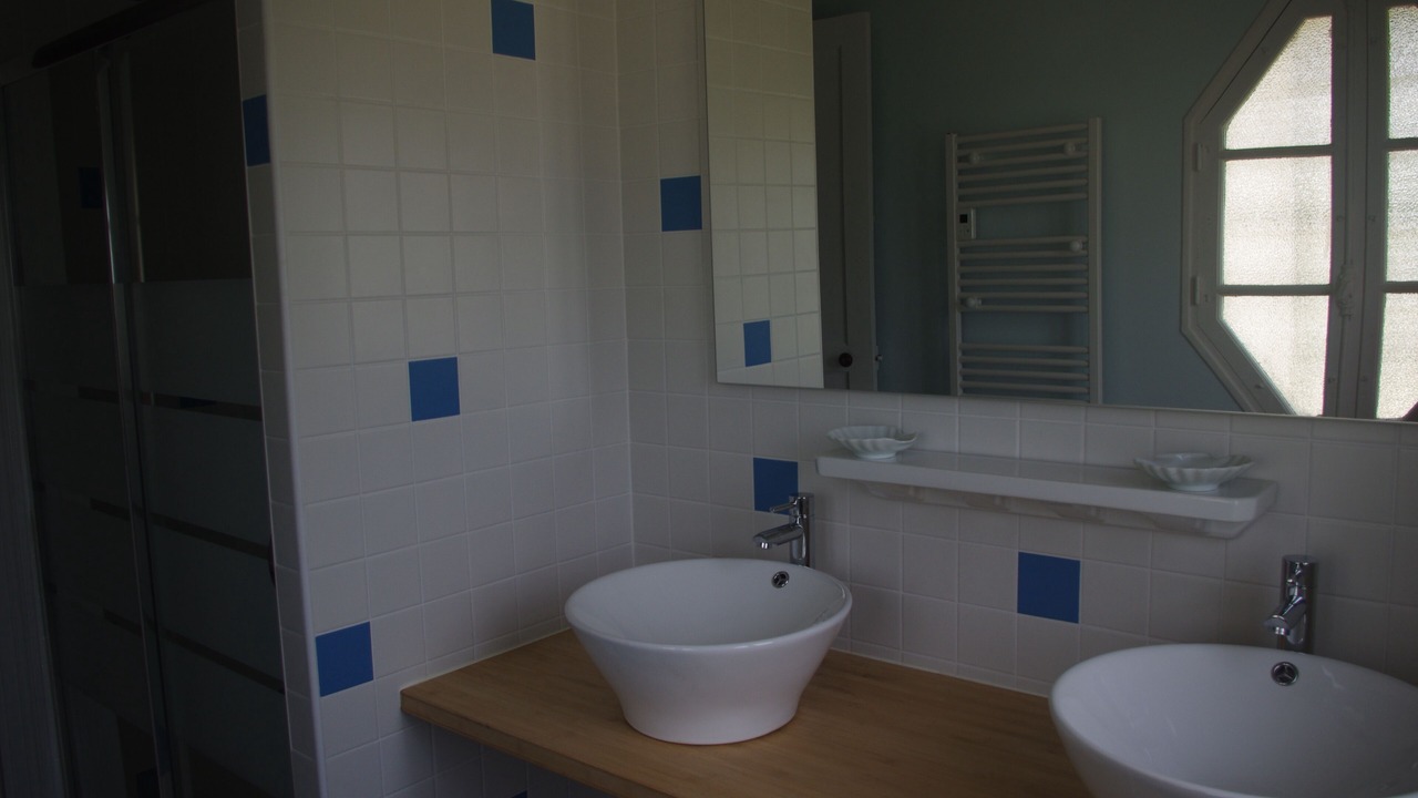 Photo of Bathroom in Sabres