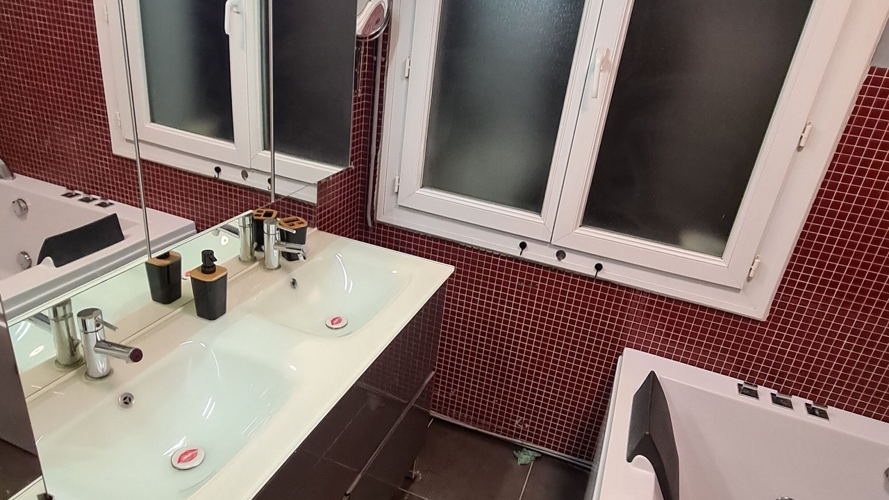 Photo of Bathroom in Meyreuil