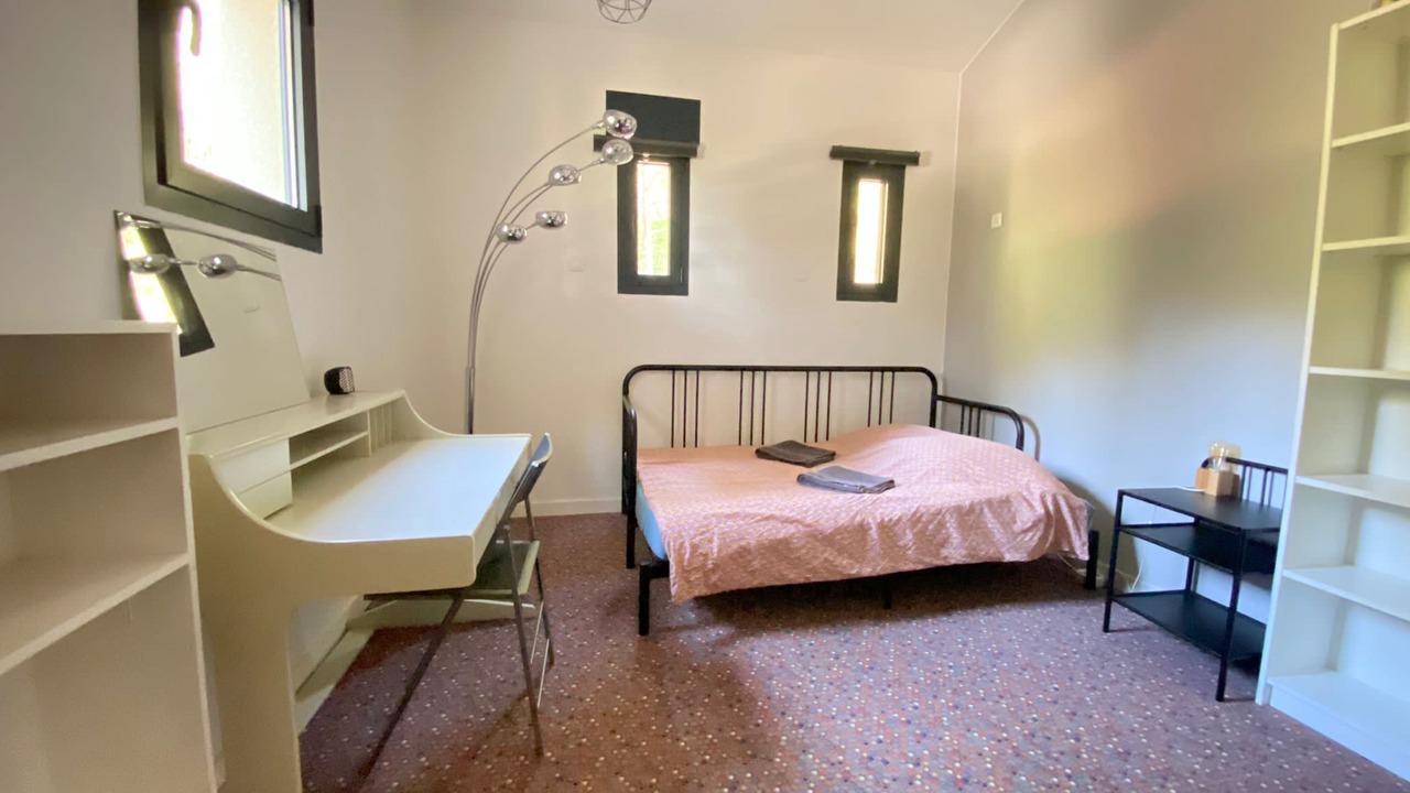 Photo of Bedroom in Noves