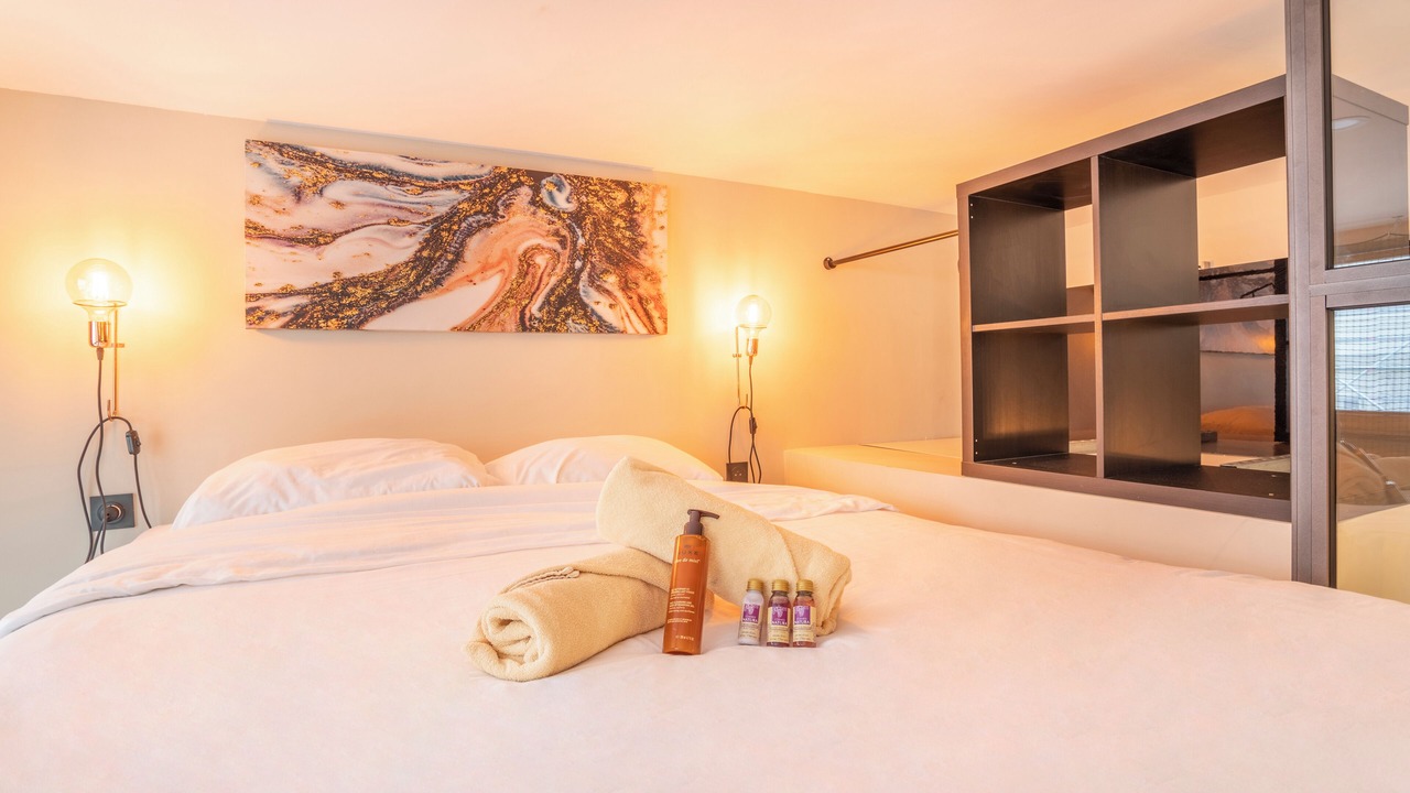 Photo of Bedroom in Opera