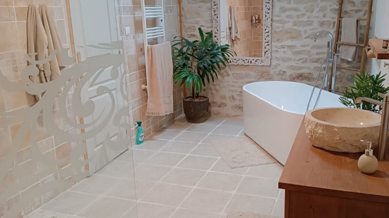 Photo of Bathroom in Le Grand-Madieu