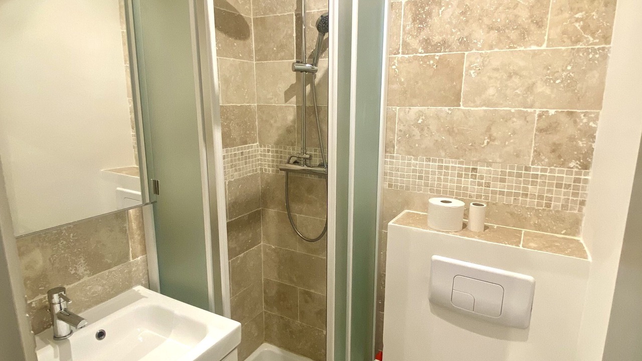 Photo of Bathroom in Biarritz City Centre