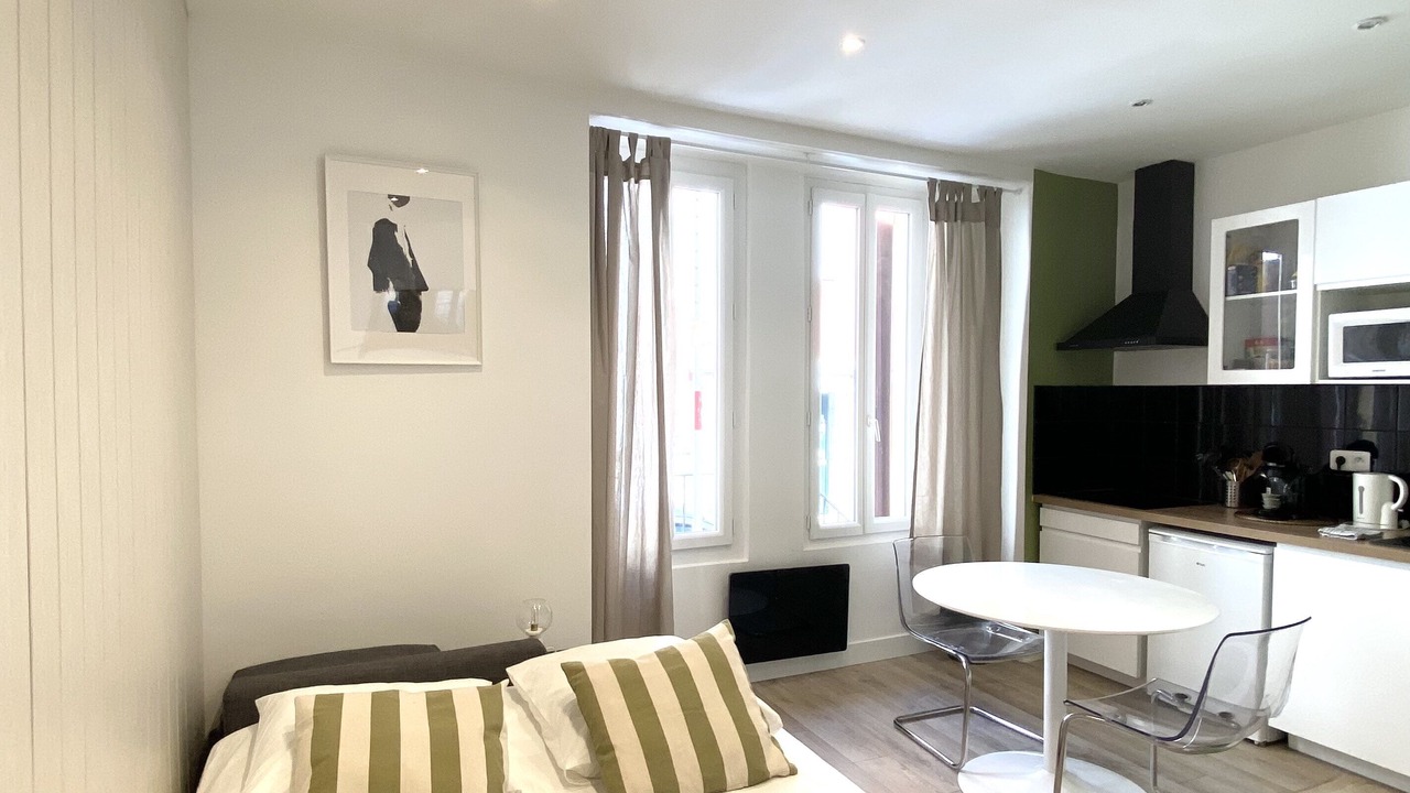 Photo of Bedroom in Biarritz City Centre