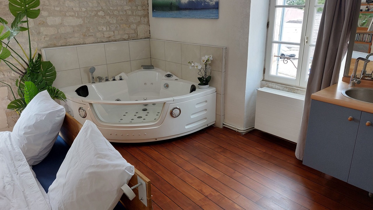 Photo of Bathroom in Aytre
