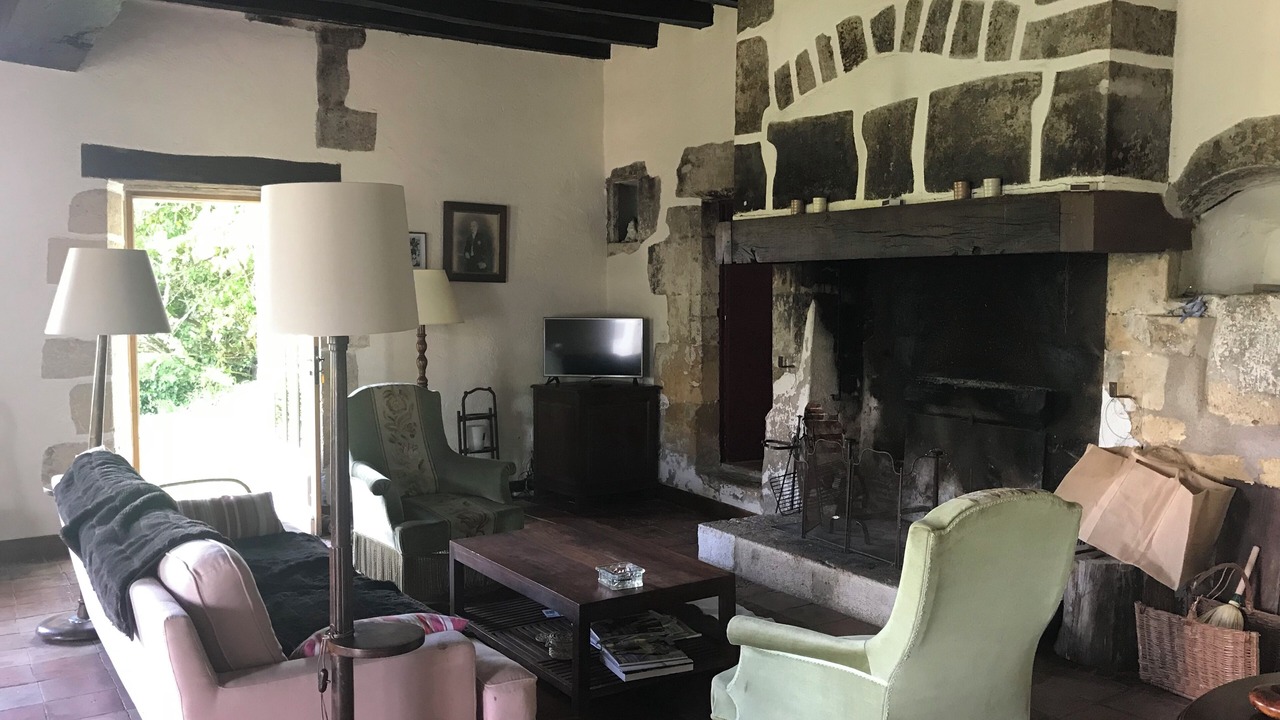 Photo of Livingroom in Saint-Michel-de-Montaigne