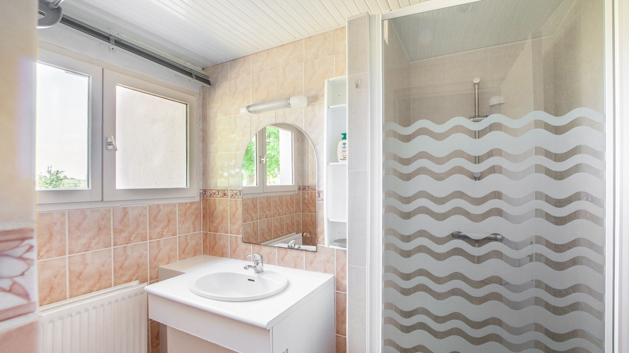 Photo of Bathroom in Saint-Meard-de-Gurcon