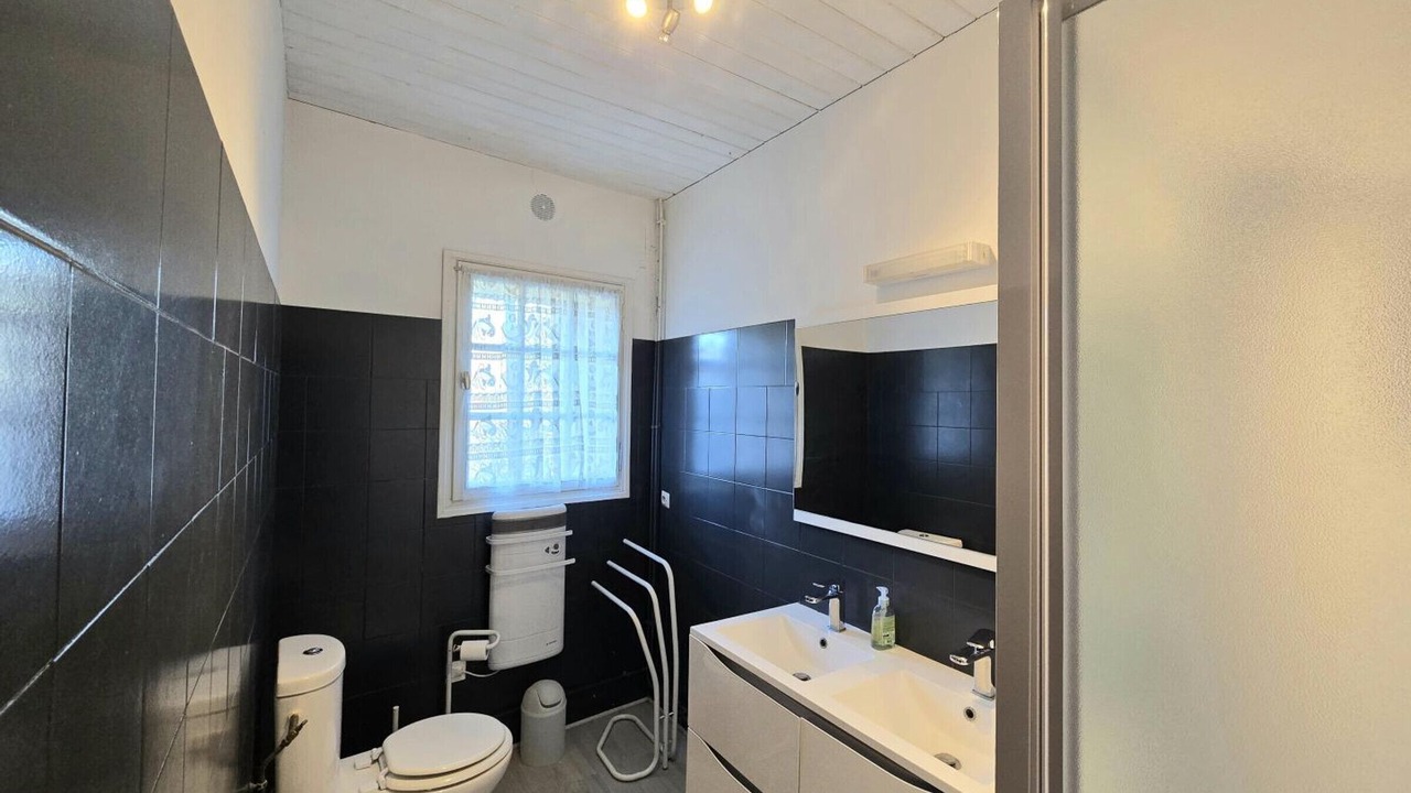 Photo of Bathroom in Mensignac