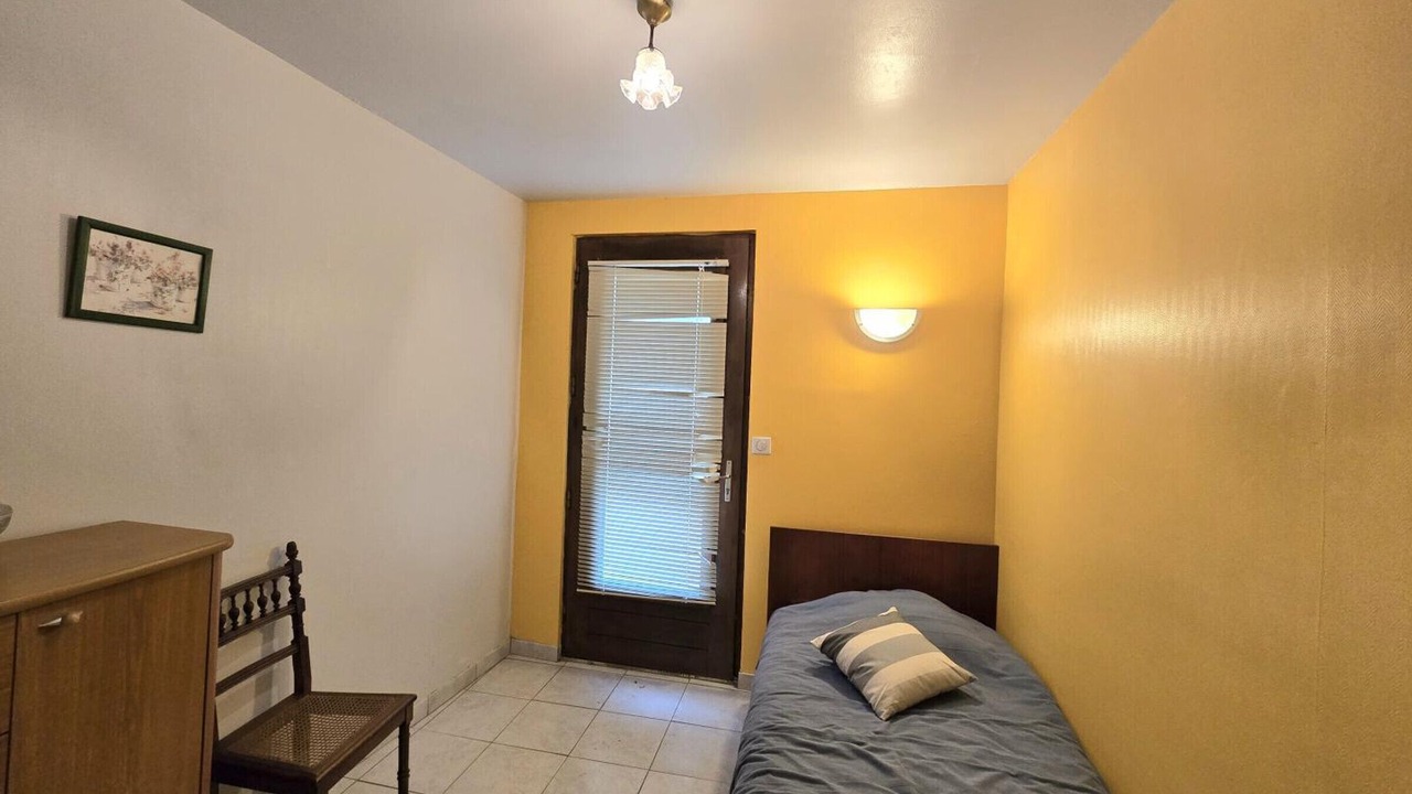 Photo of Bedroom in Coulaures
