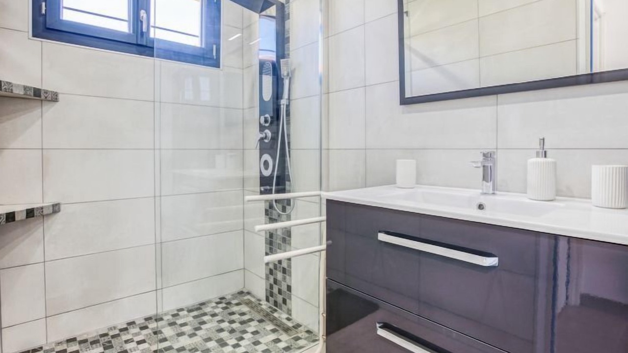 Photo of Bathroom in Aureilhan