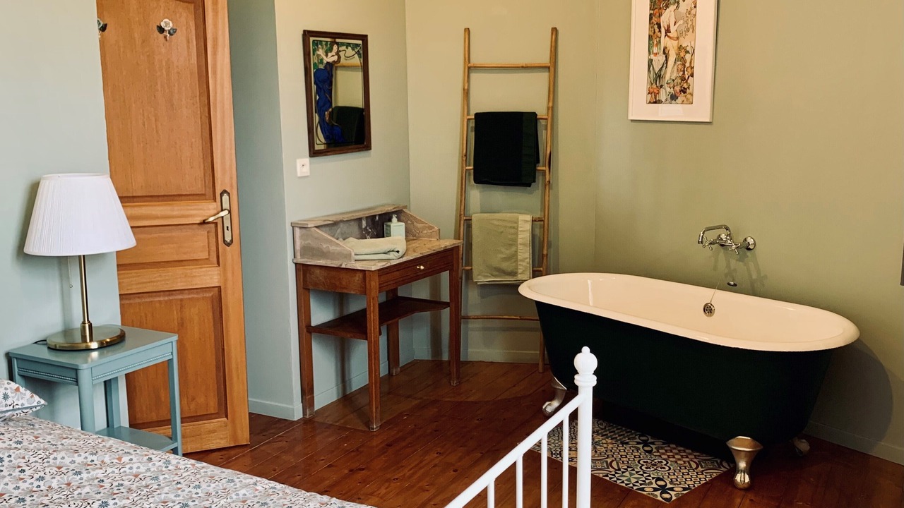 Photo of Bedroom in Cherves-Richemont