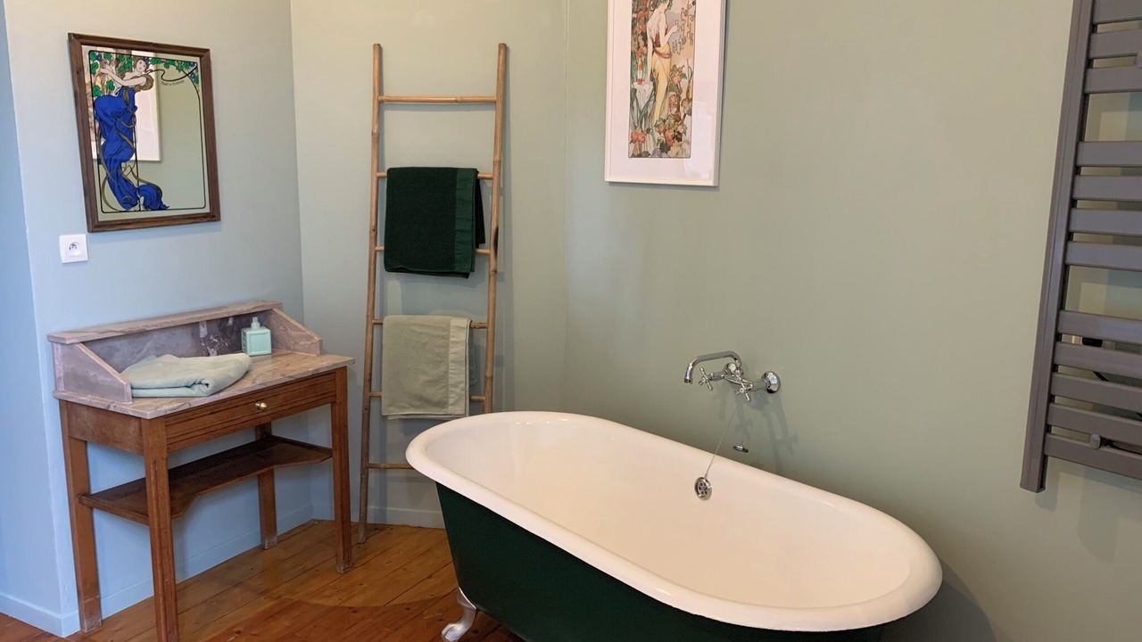 Photo of Bathroom in Cherves-Richemont