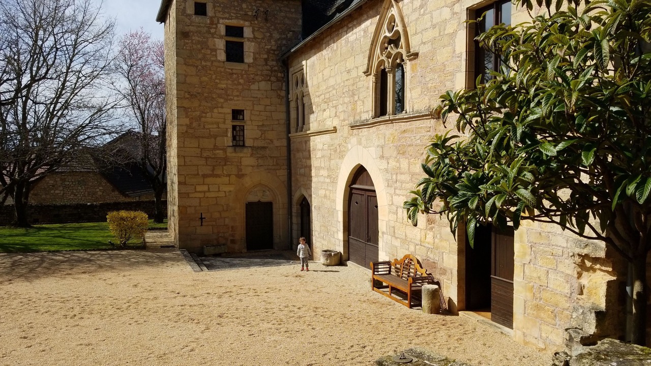 Photo of Outdoor in Ayen