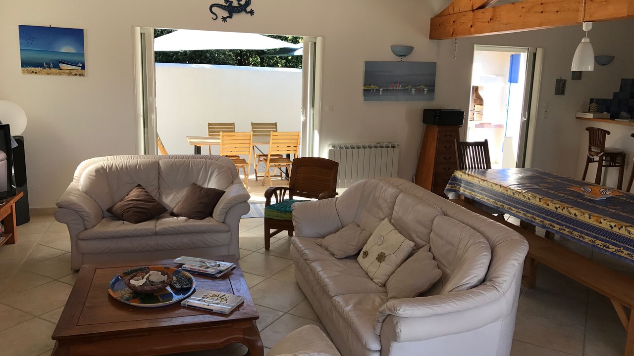 Photo of Livingroom in Domino