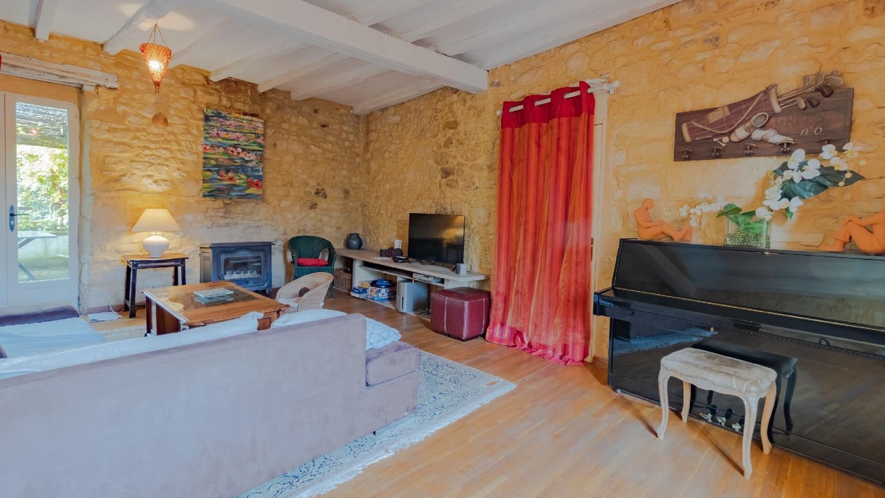 Photo of Livingroom in Sainte-Mondane