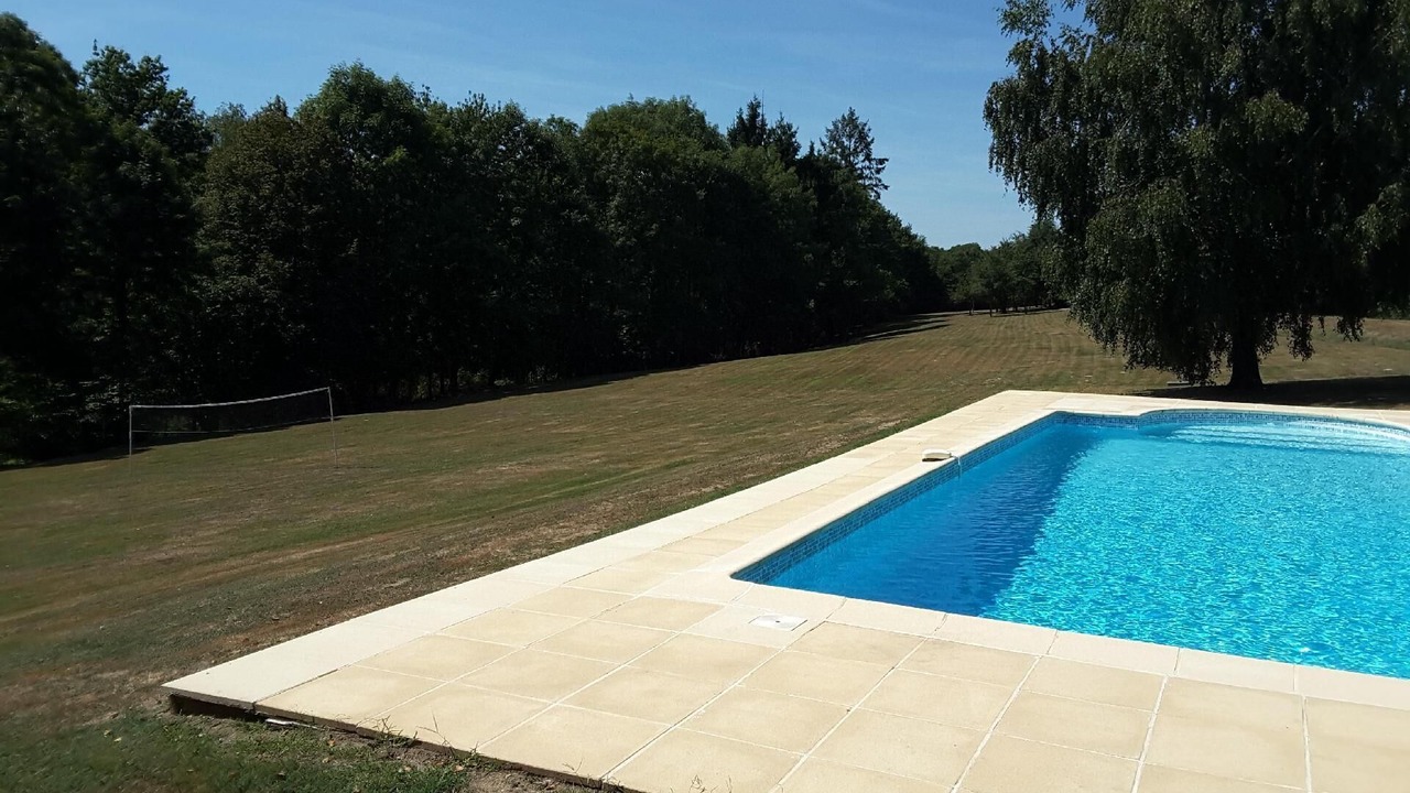 Photo of Outdoor in Saint-Barthelemy-de-Bussiere