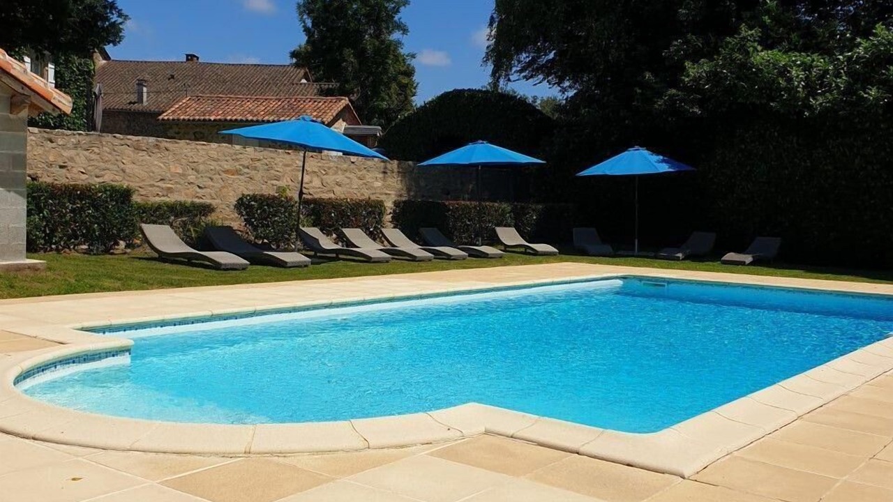 Photo of Outdoor in Saint-Barthelemy-de-Bussiere