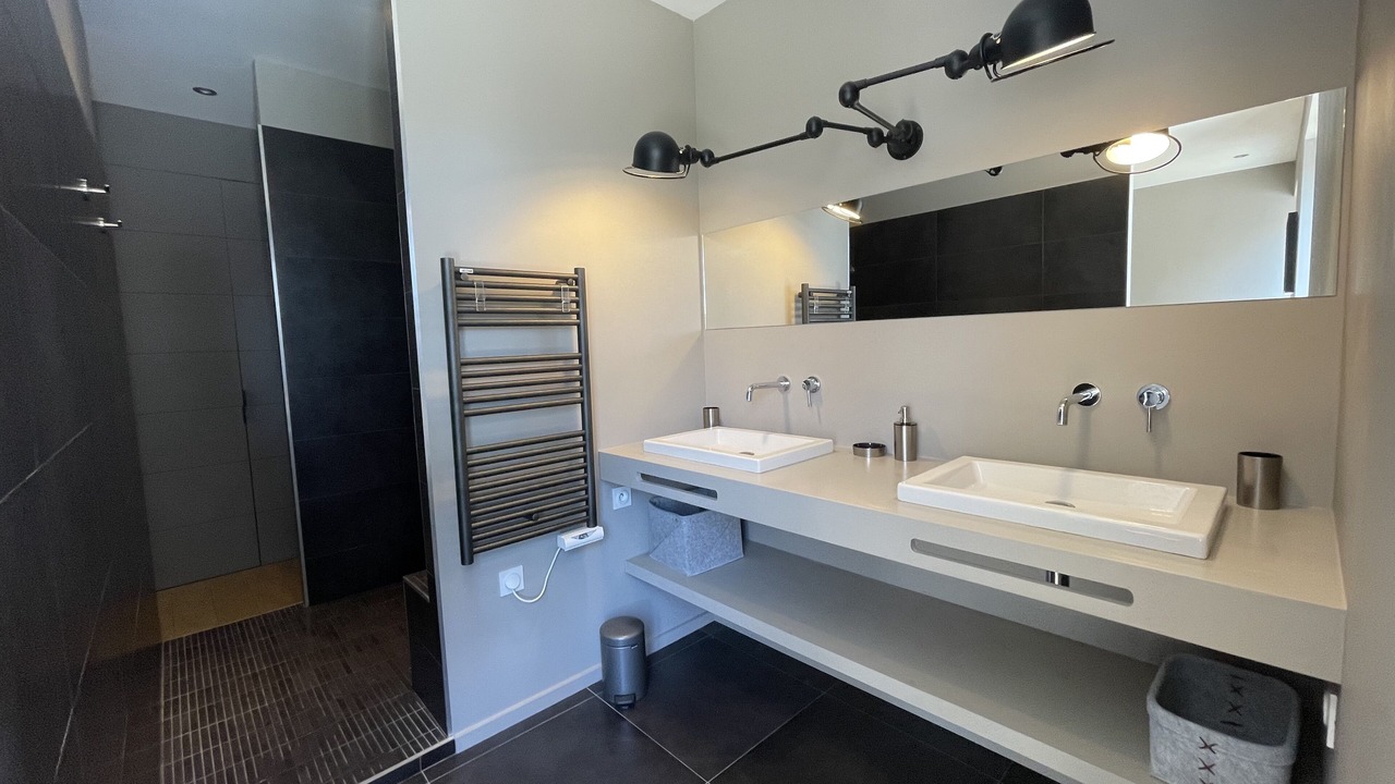 Photo of Bathroom in Le Bois-Plage-en-Re