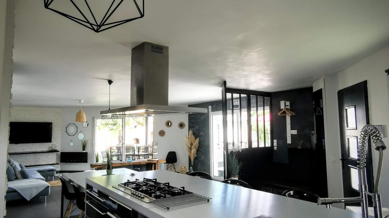 Photo of Kitchen in Saint-Medard-en-Jalles