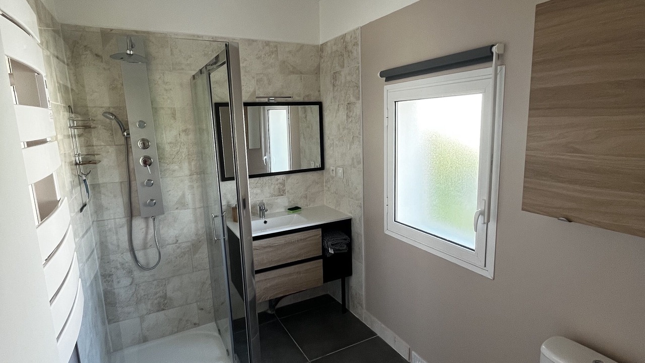 Photo of Bathroom in Port-des-Barques