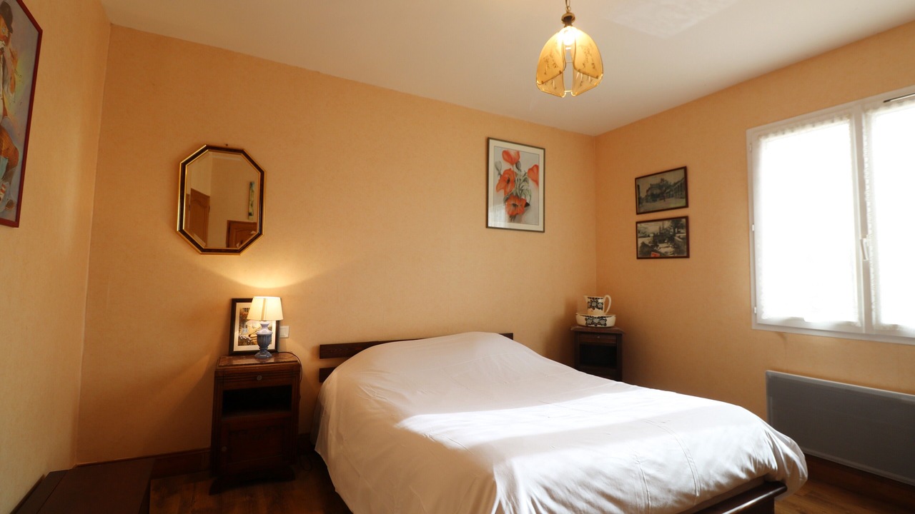 Photo of Bedroom in Castels et Bezenac