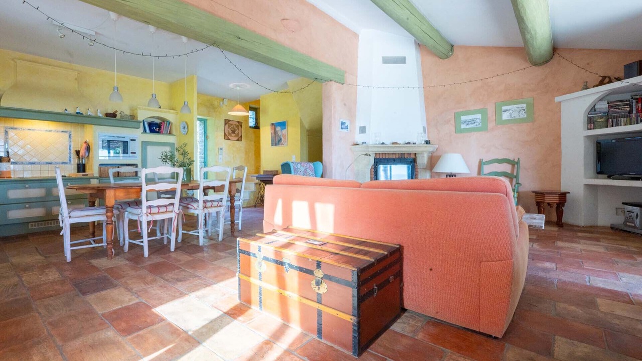 Photo of Livingroom in Murs