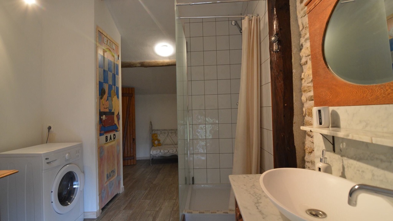 Photo of Bathroom in Saint-Jean-de-Sauves