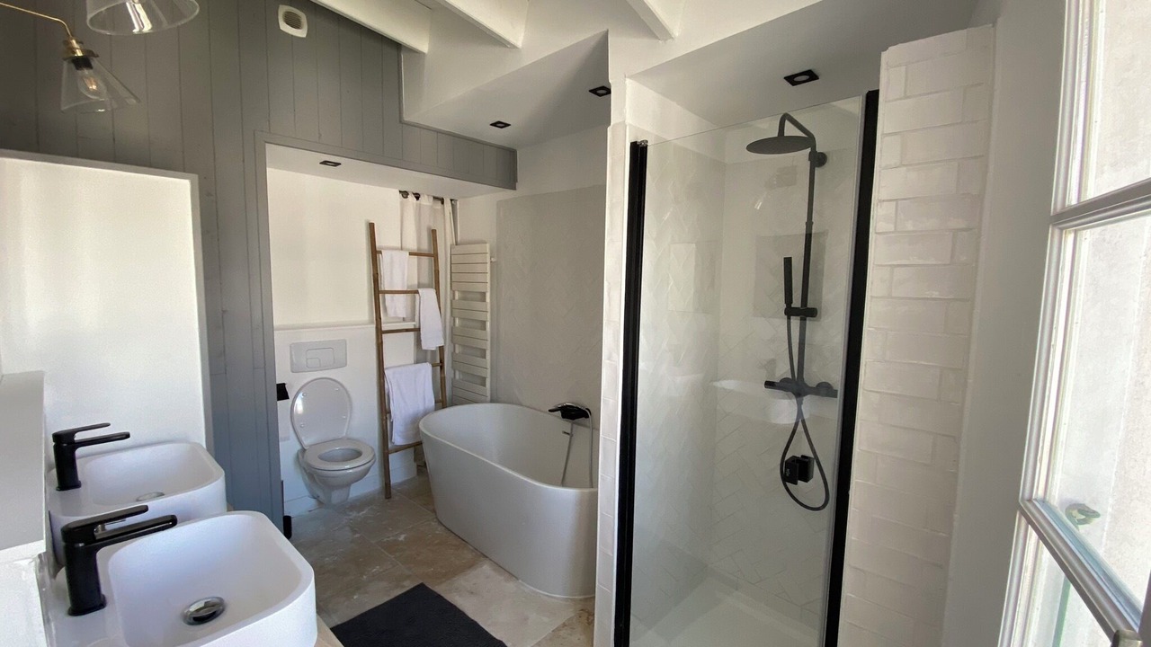 Photo of Bathroom in La Couarde-sur-Mer