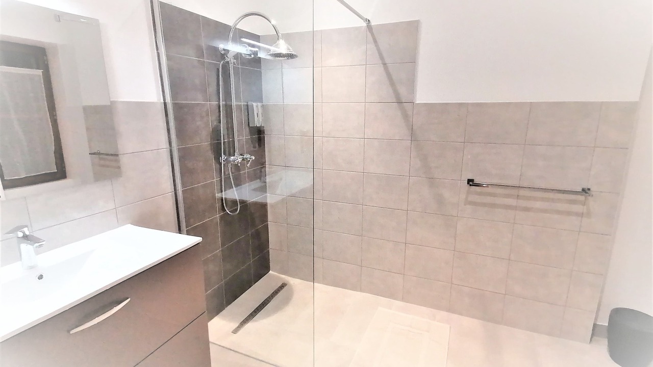 Photo of Bathroom in Guillac