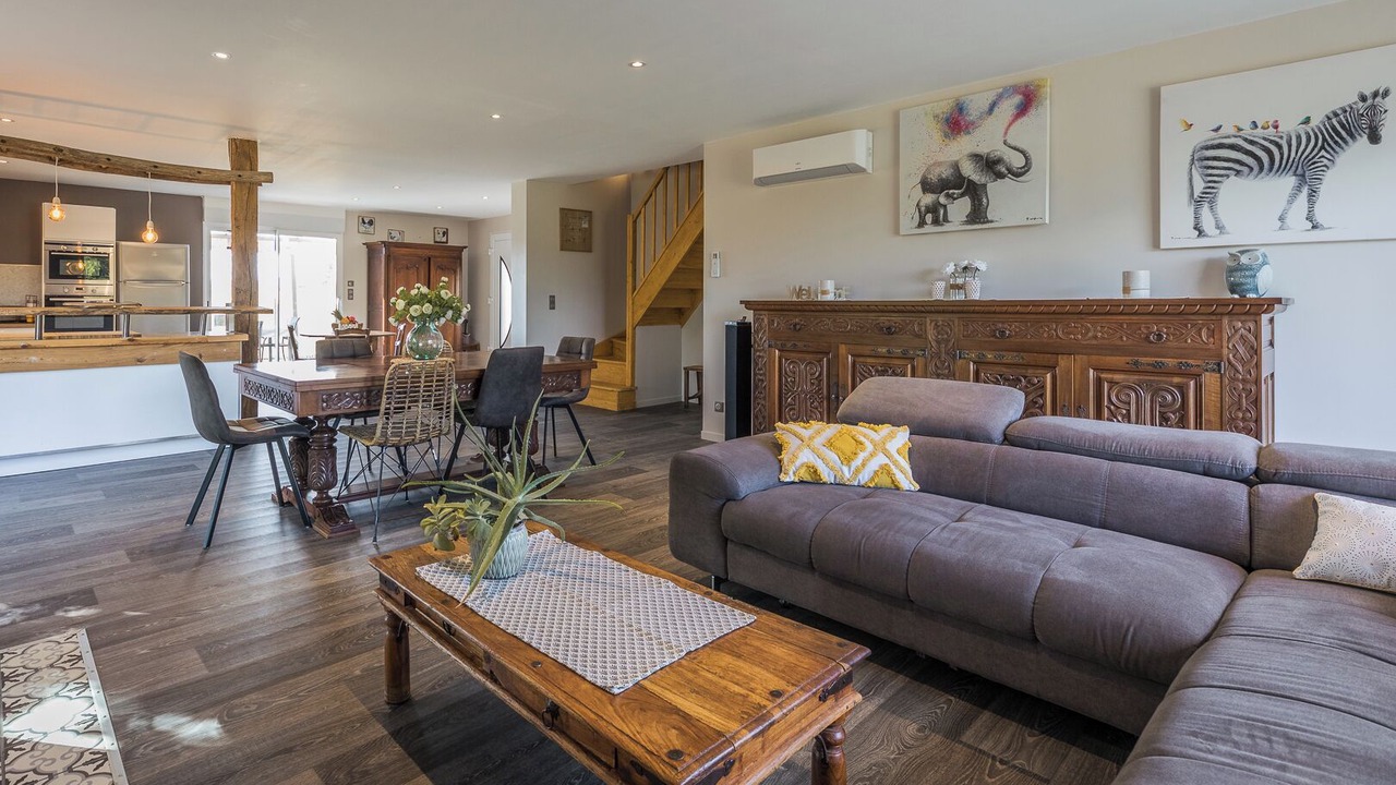 Photo of Livingroom in Saint-Pantaleon-de-Larche