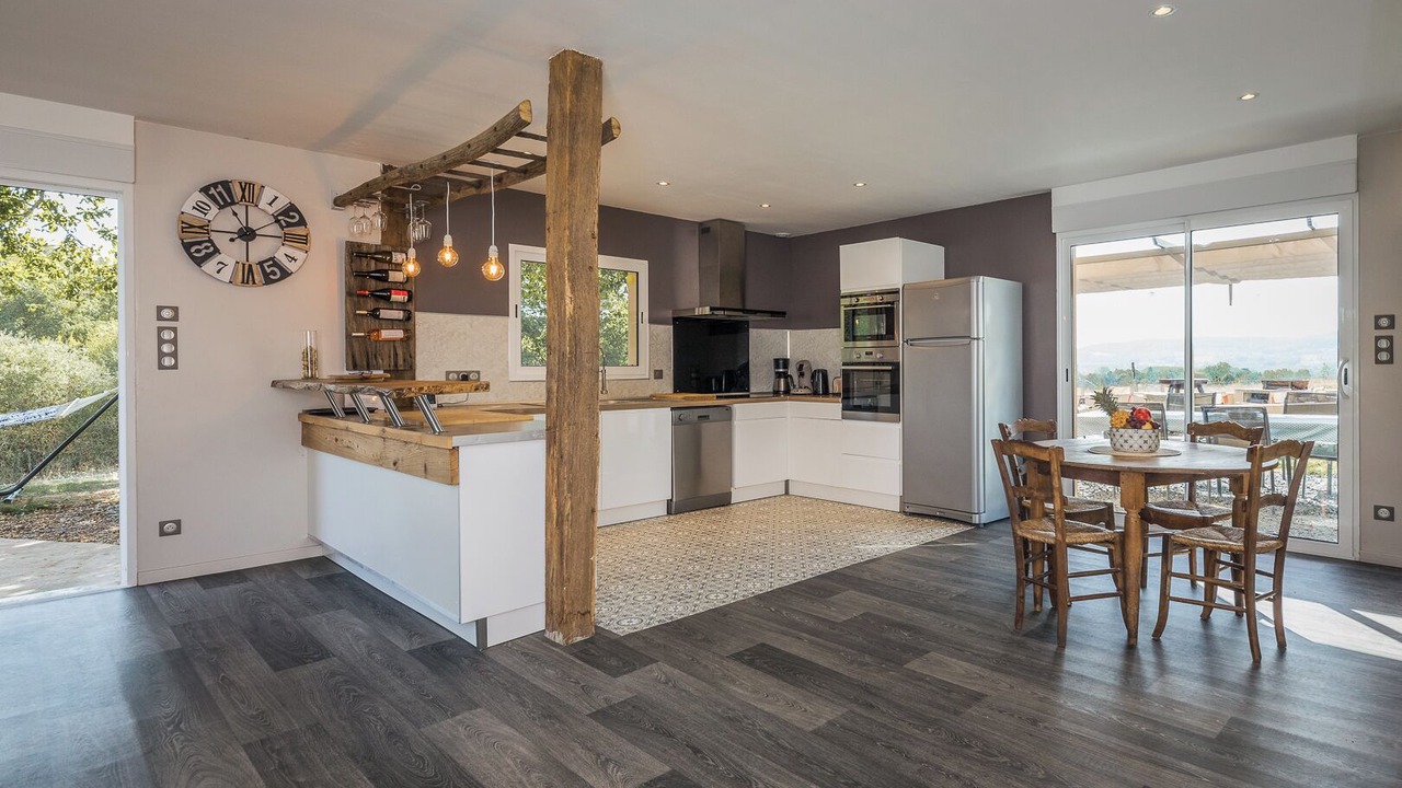 Photo of Kitchen in Saint-Pantaleon-de-Larche