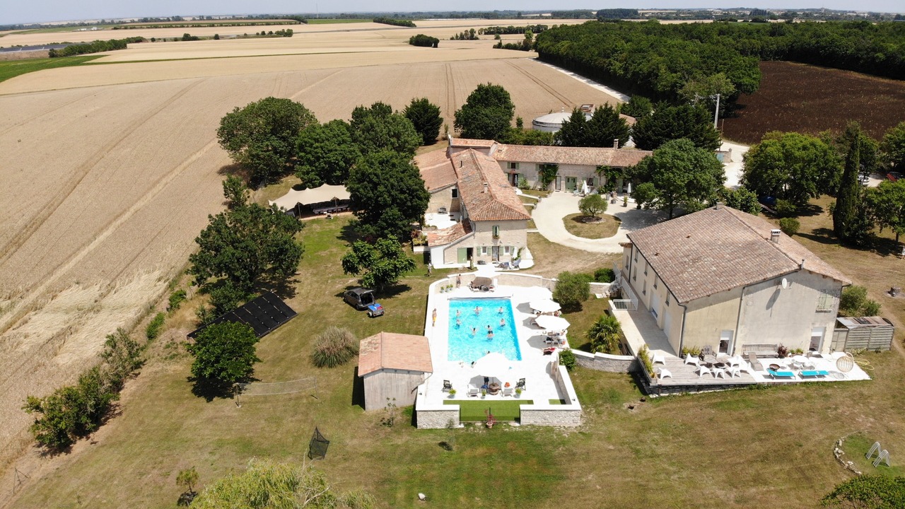 Photo of Outdoor in Saint-Pierre-d'Amilly