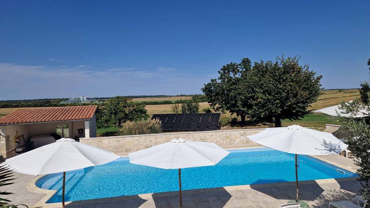 Photo of Outdoor in Saint-Pierre-d'Amilly