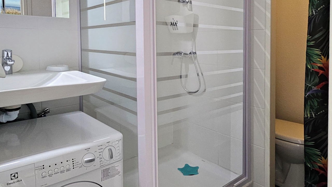 Photo of Bathroom in Vaux-sur-Mer
