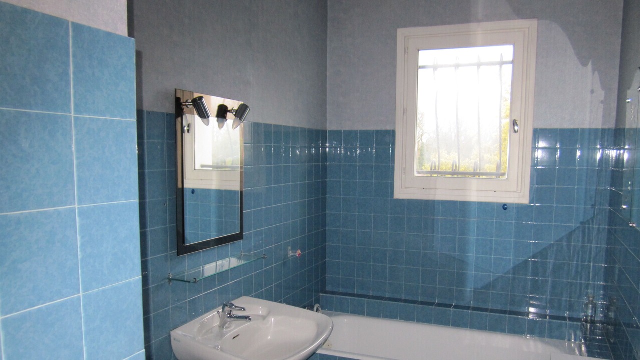 Photo of Bathroom in Creysse