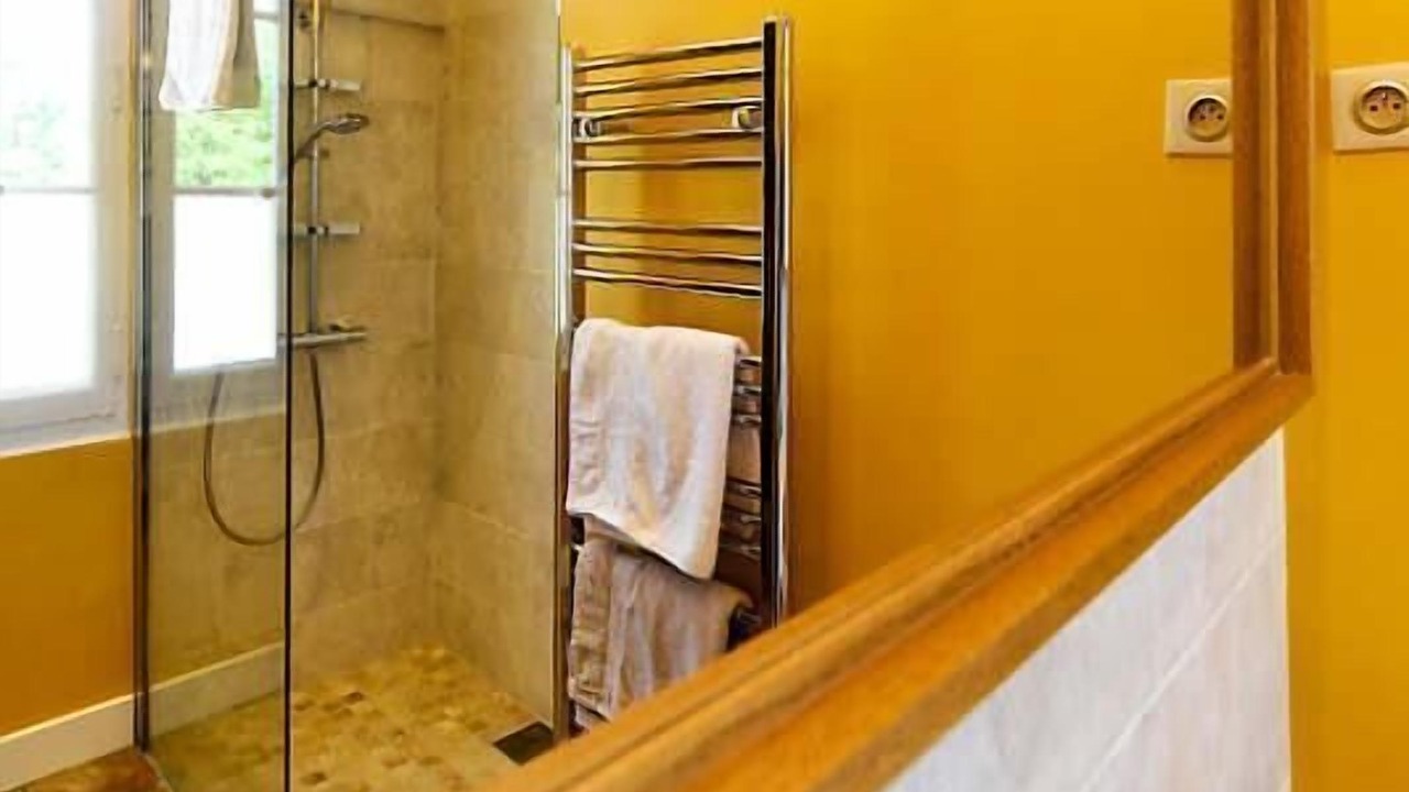 Photo of Bathroom in Castelnau-de-Medoc