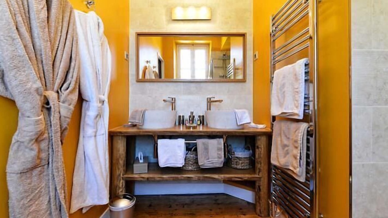 Photo of Bathroom in Castelnau-de-Medoc