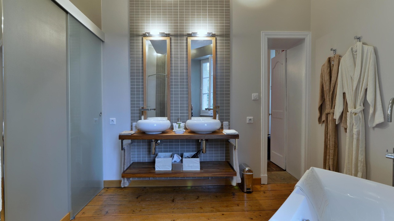 Photo of Bathroom in Castelnau-de-Medoc