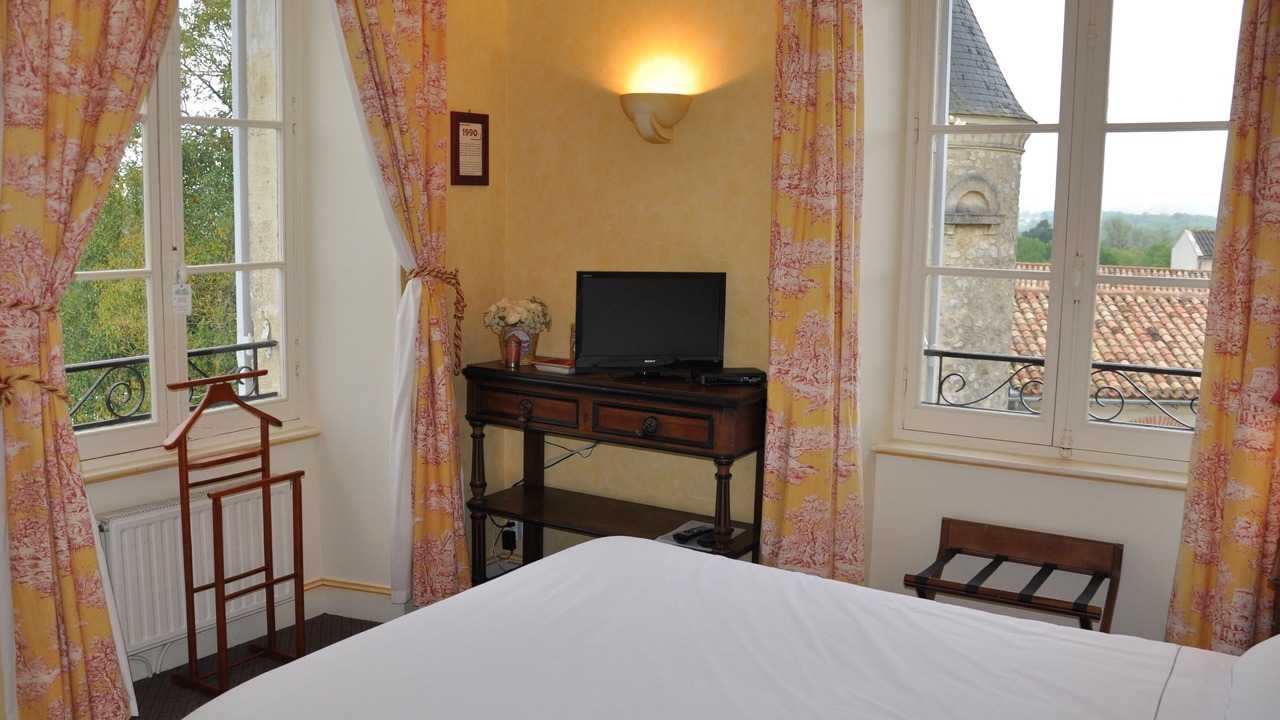 Photo of Bedroom in Beychac-et-Caillau