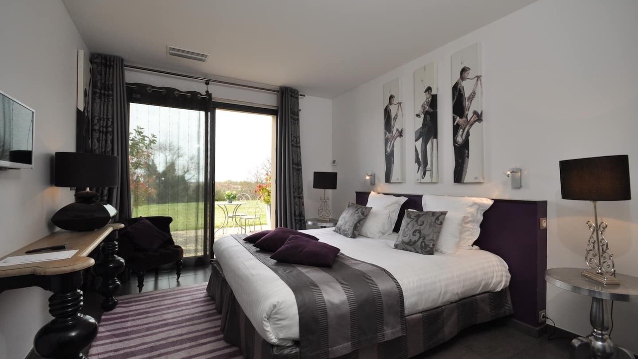 Photo of Bedroom in Saint-Loubes