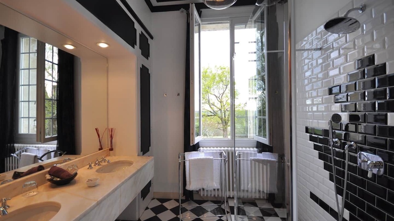 Photo of Bathroom in Saint-Loubes
